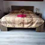 Galamb Villa